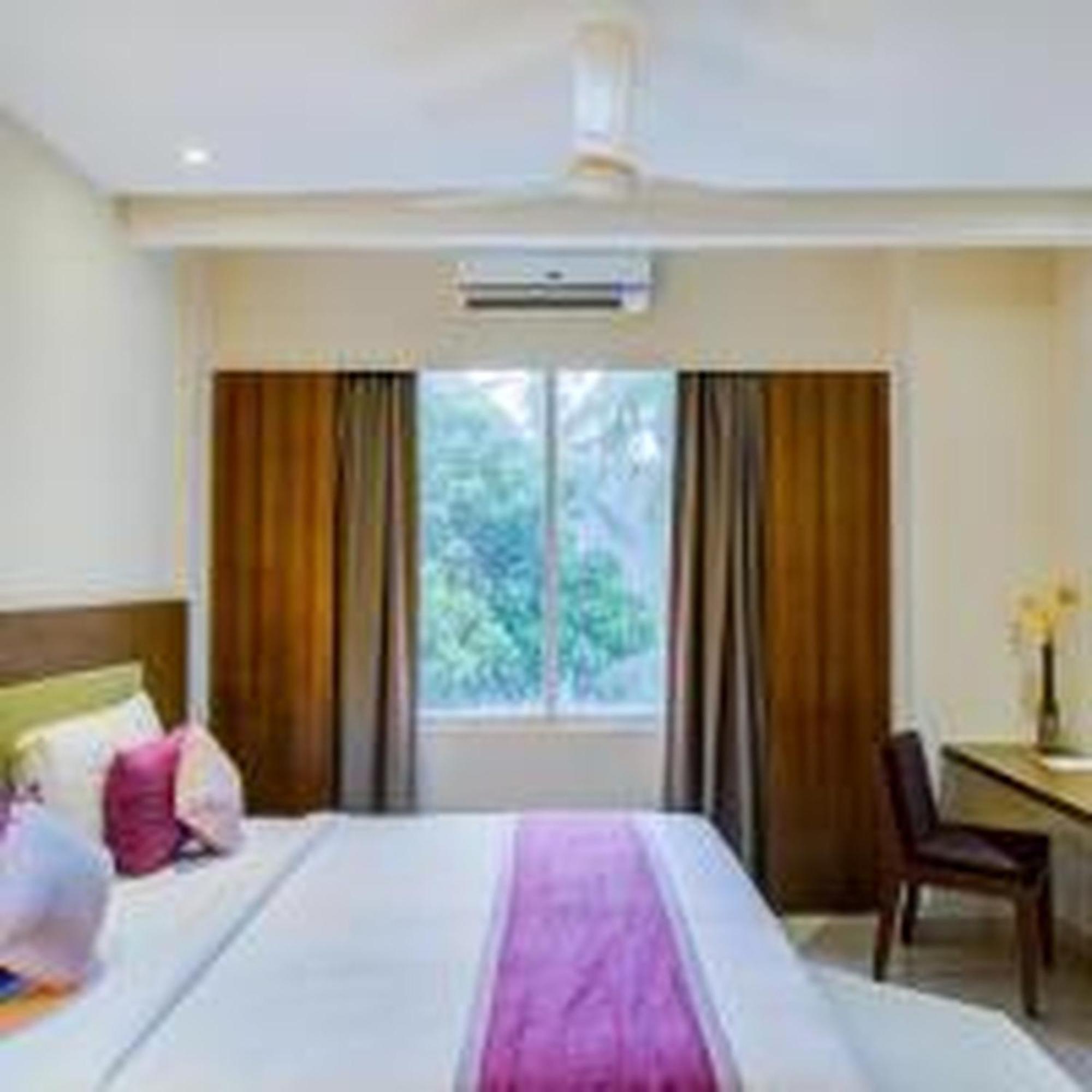 Jk Residency Kelakam Hotel Exterior foto
